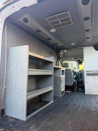 2016 Ford Transit-250 Base — photo 10