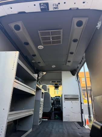 2016 Ford Transit-250 Base — photo 7
