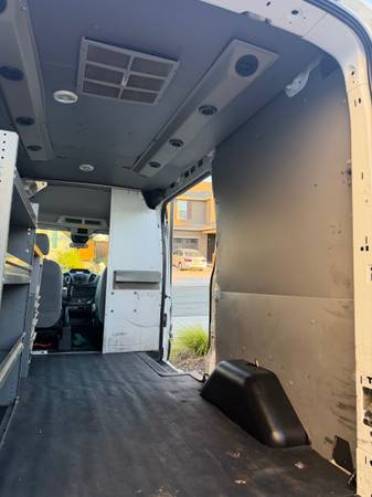 2016 Ford Transit-250 Base — photo 11