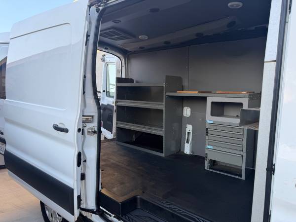 2016 Ford Transit-250 Base — photo 8