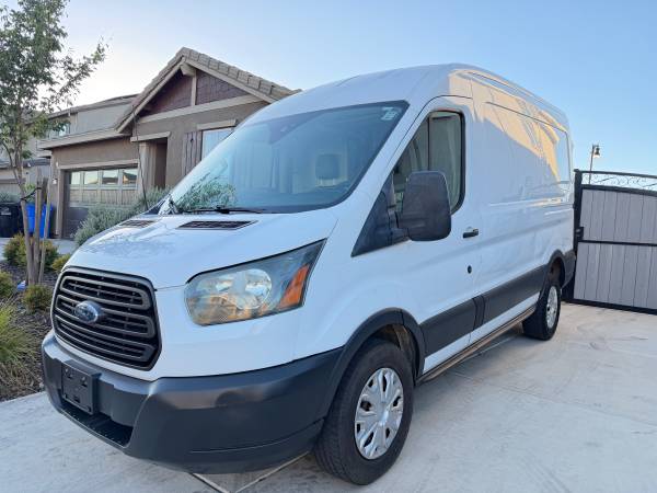 2016 Ford Transit-250 Base — photo 3