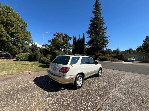 1999 Lexus RX 300 Base 4dr All-wheel Drive Automatic — photo 4