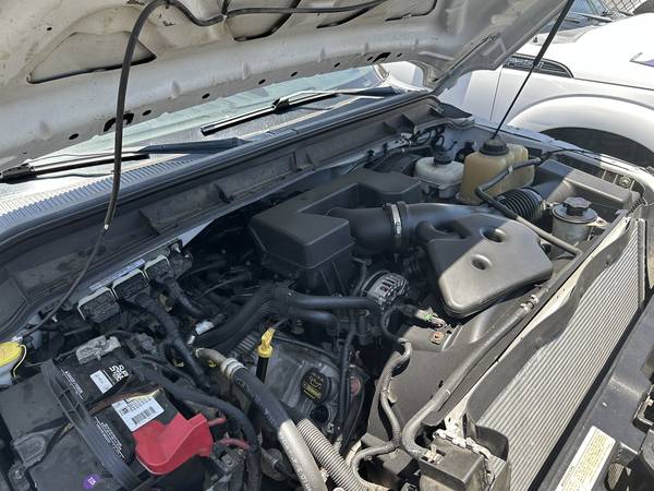 2011 Ford E 350 Super Duty XL Wagon Automatic — photo 10