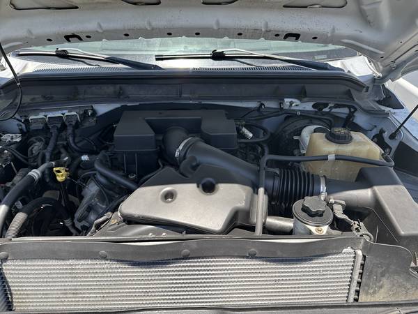 2011 Ford E 350 Super Duty XL Wagon Automatic — photo 9