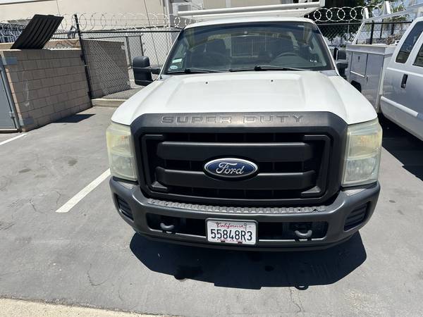 2011 Ford E 350 Super Duty XL Wagon Automatic — photo 3
