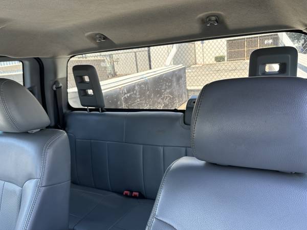 2011 Ford E 350 Super Duty XL Wagon Automatic — photo 11