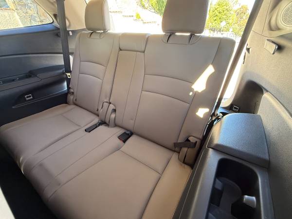 2019 Honda Pilot Touring 4dr Front-wheel Drive Automatic — photo 10