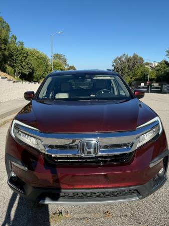 2019 Honda Pilot Touring 4dr Front-wheel Drive Automatic — photo 2