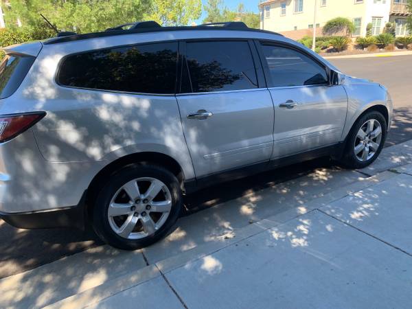 2017 Chevrolet Traverse LS All-wheel Drive Automatic — photo 2