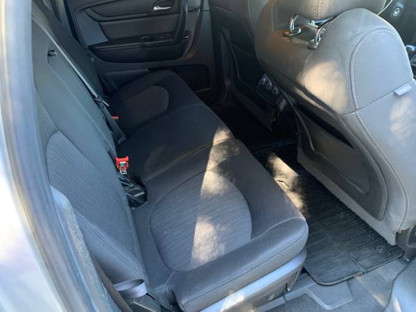 2017 Chevrolet Traverse LS All-wheel Drive Automatic — photo 6