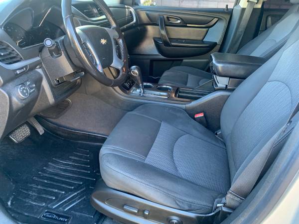 2017 Chevrolet Traverse LS All-wheel Drive Automatic — photo 4