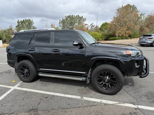 2011 Toyota 4runner SR5 V6 4dr 4x4 Automatic — photo 4