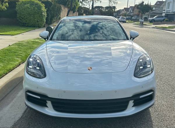2017 Porsche Panamera Base — photo 4