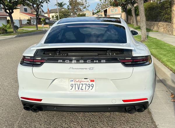2017 Porsche Panamera Base — photo 9