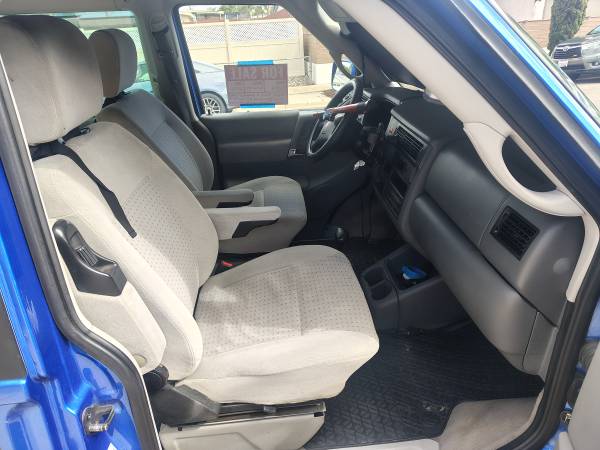 2003 Volkswagen Eurovan MV Passenger Van Automatic — photo 10