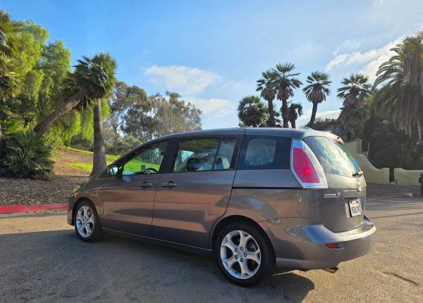 2010 Mazda Mazda5 Sport — photo 8