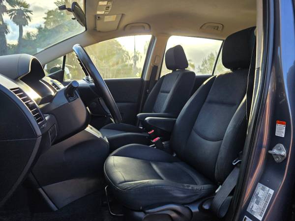2010 Mazda Mazda5 Sport — photo 11