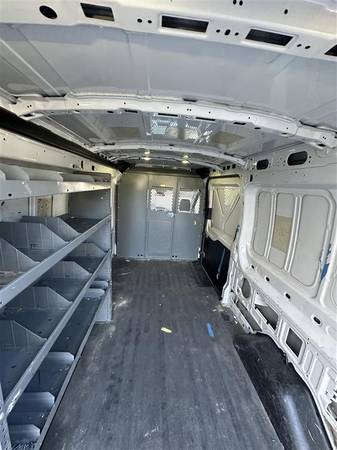 2017 Ford Transit 250 Base Low Roof Cargo Van 129.9 in. WB Automatic — photo 8
