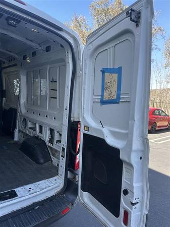 2017 Ford Transit 250 Base Low Roof Cargo Van 129.9 in. WB Automatic — photo 4