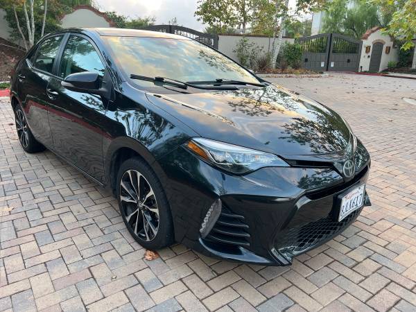 2019 Toyota Corolla SE — photo 2