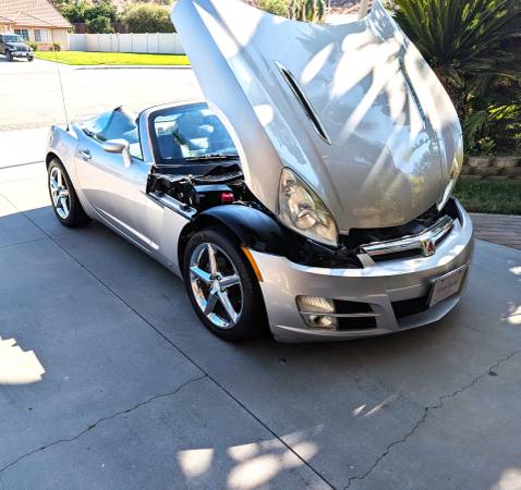 2008 Saturn SKY Base 2dr Convertible Manual — photo 3