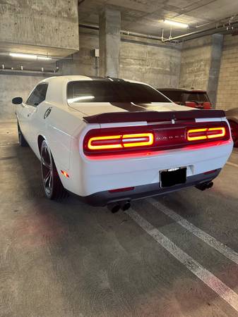 2018 Dodge Challenger SXT 2dr Rear-wheel Drive Coupe Automatic — photo 3