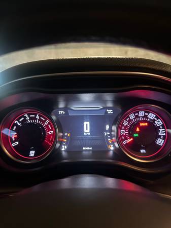 2018 Dodge Challenger SXT 2dr Rear-wheel Drive Coupe Automatic — photo 11