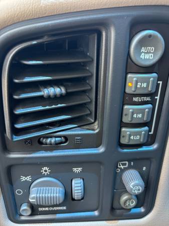 2002 Chevrolet Tahoe Z71 4dr 4x4 Automatic — photo 10