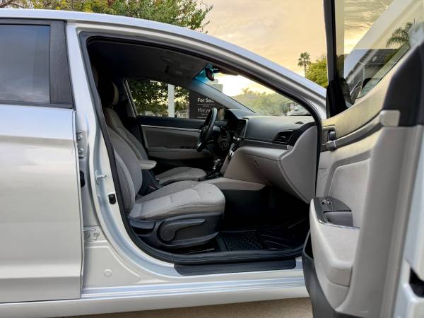 2019 Hyundai Elantra SEL — photo 12