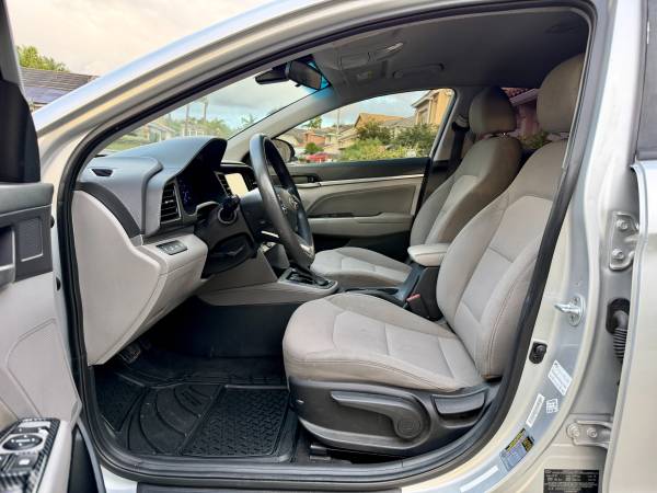 2019 Hyundai Elantra SEL — photo 11