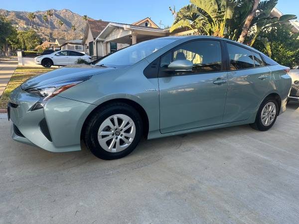 2017 Toyota Prius Two Eco — photo 1