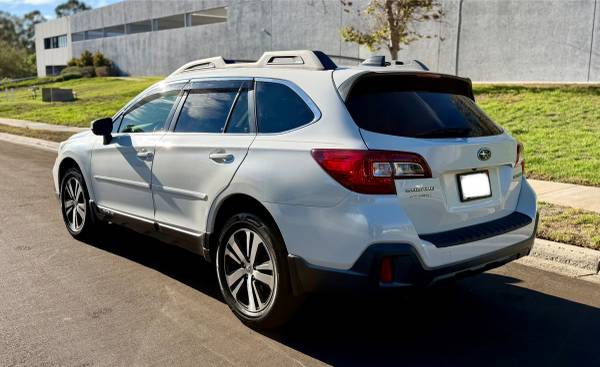 2018 Subaru Outback 2.5i Limited — photo 7