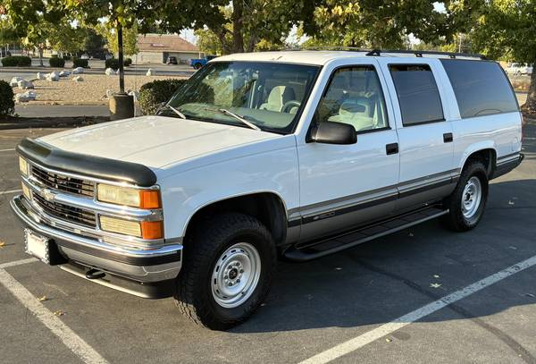 1999 Chevrolet Suburban 1500 LS 4dr 4x2 Automatic — photo 7