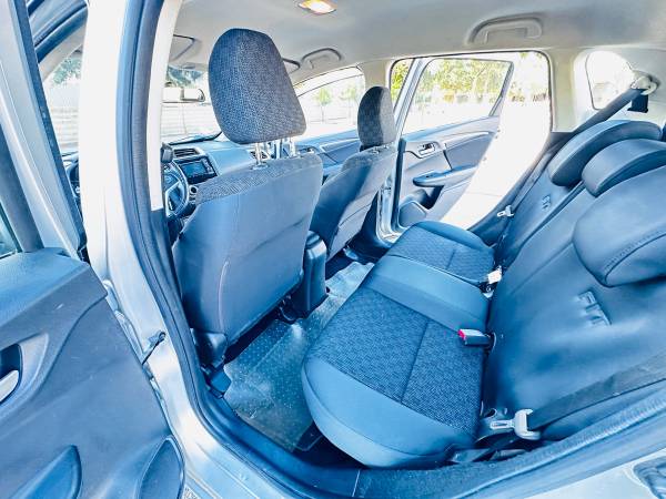 2016 Honda FIT EX 4dr Hatchback CVT — photo 11
