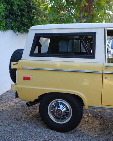 1970 Ford Bronco V8 — photo 3