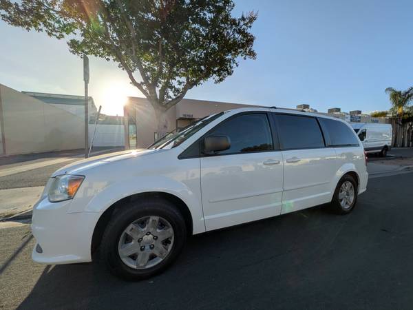 2013 Dodge Grand Caravan SE — photo 2