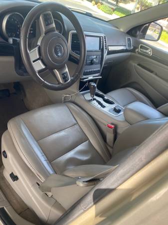 2011 Jeep Grand Cherokee Laredo 4dr 4x2 Automatic — photo 5