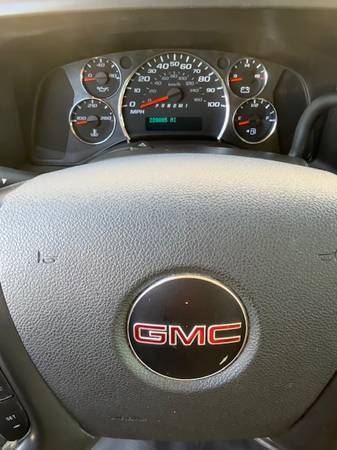 2016 GMC Savana 3500 Diesel Rear-wheel Drive Cargo Van Automatic — photo 5