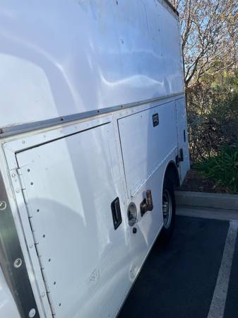 2002 Chevrolet Cutaway G3500 — photo 2