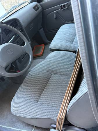 1994 Toyota Pickup DX 2dr Extended Cab SB — photo 5