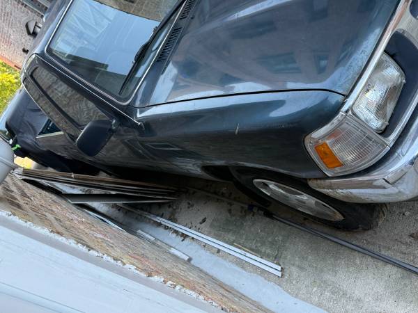 1994 Toyota Pickup DX 2dr Extended Cab SB — photo 3