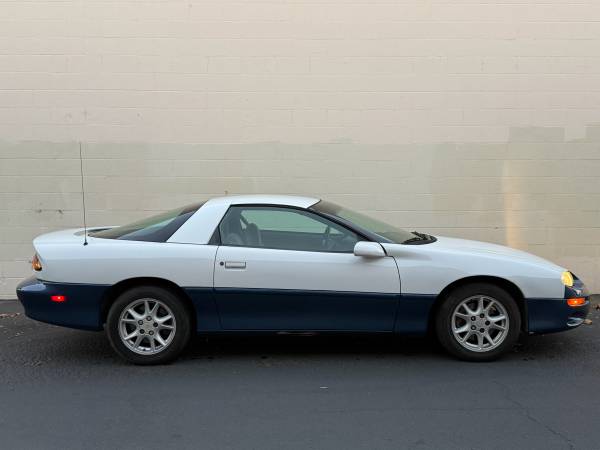 2002 Chevrolet Camaro Base 2dr Coupe Manual — photo 5