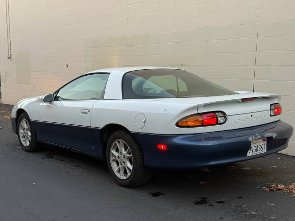 2002 Chevrolet Camaro Base 2dr Coupe Manual — photo 3