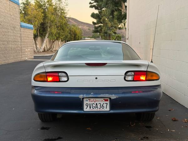2002 Chevrolet Camaro Base 2dr Coupe Manual — photo 4