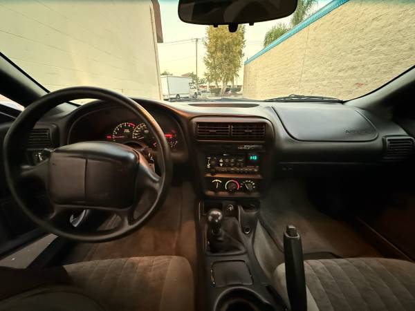 2002 Chevrolet Camaro Base 2dr Coupe Manual — photo 10