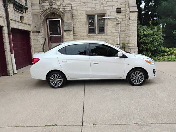 2018 Mitsubishi Mirage ES 4dr Hatchback CVT — photo 2