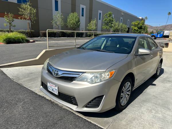 2013 Toyota Camry LE 4dr Sedan Automatic — photo 5