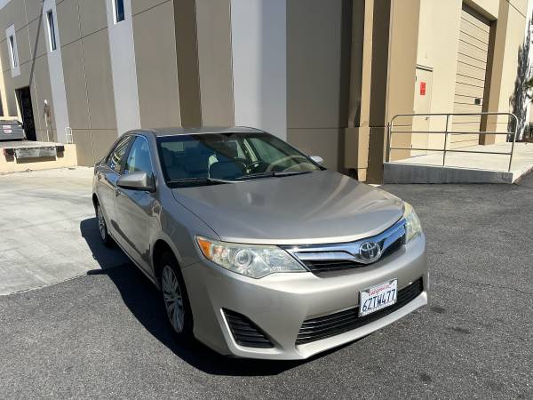 2013 Toyota Camry LE 4dr Sedan Automatic — photo 3