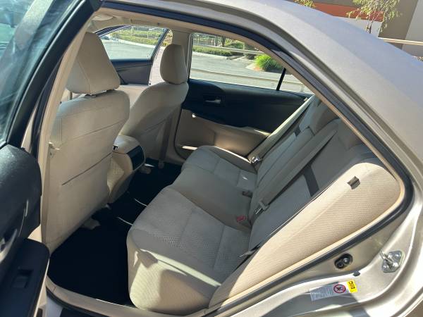 2013 Toyota Camry LE 4dr Sedan Automatic — photo 7