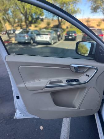 2016 Volvo Xc60 T5 Drive-E Premier — photo 12